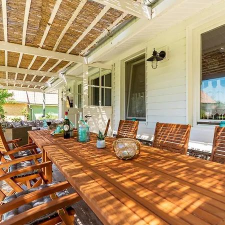 Berrybay * Balatonkeresztúr