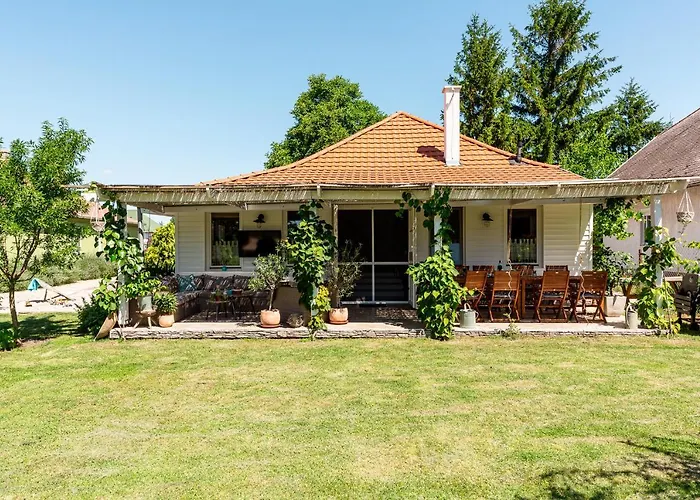 Holiday home Berrybay